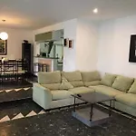 Dolphin House Хостел Фару