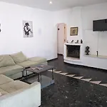 Хостел Dolphin House