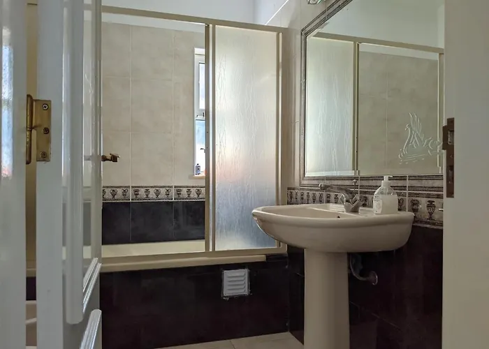 Dolphin House Hostel