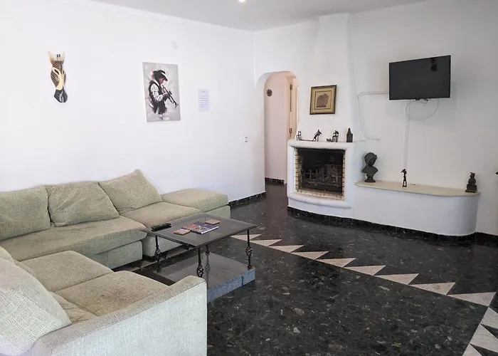 Hostel Dolphin House