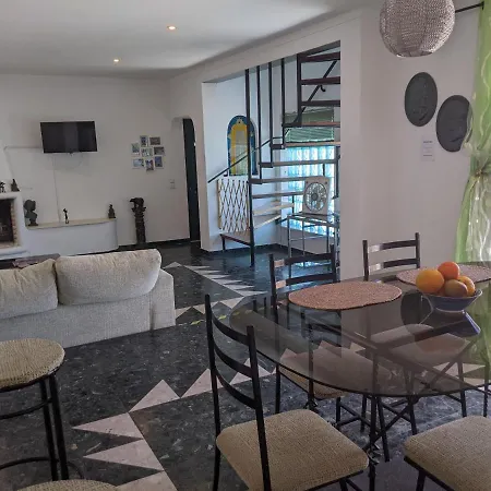 Hostel Dolphin House